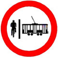 Ciclistas à direita, VLT à esquerda